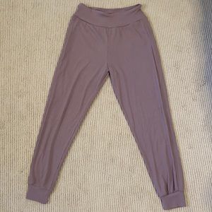 Lululemon Ribbed Joggers, size 4